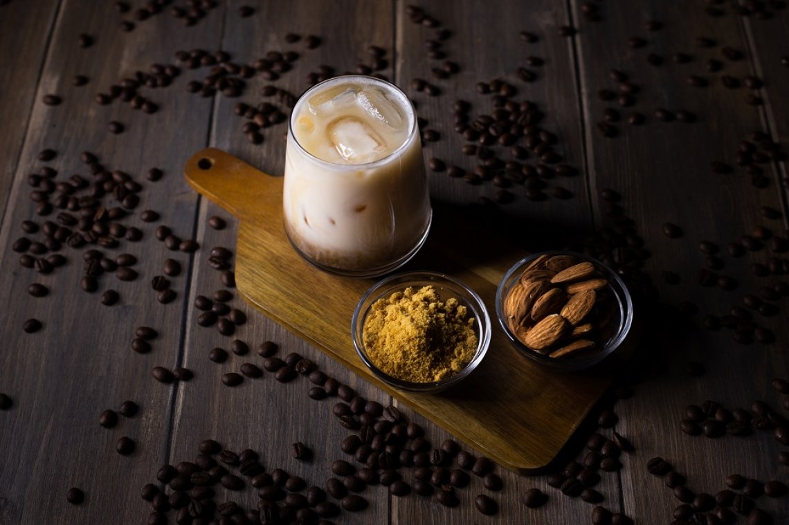 Caffè non solo in tazzina, ma anche in cocktail e bevande per la ripartenza