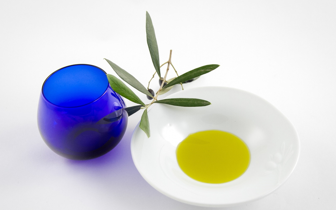 Le 10 gradevoli sensazioni che puoi e devi trovare nell&rsquo;olio extravergine di oliva