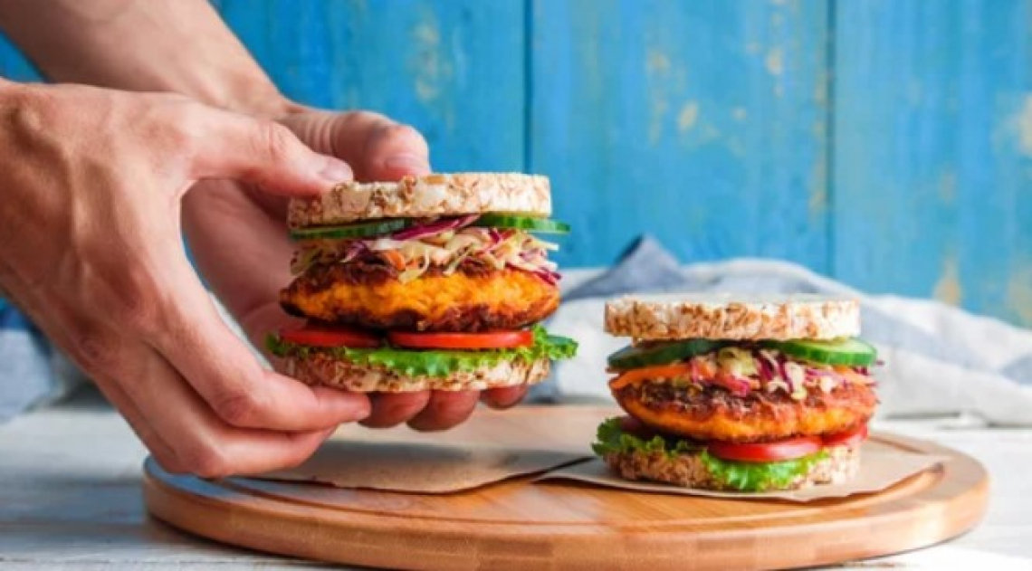 Le diete vegetariana e vegana non sono più sostenibili né per la salute né per l'ambiente