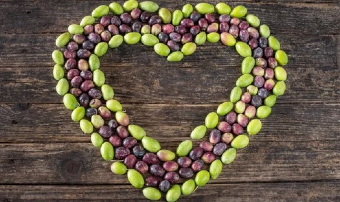 I benefici dell'olio extra vergine di oliva per la salute del cuore