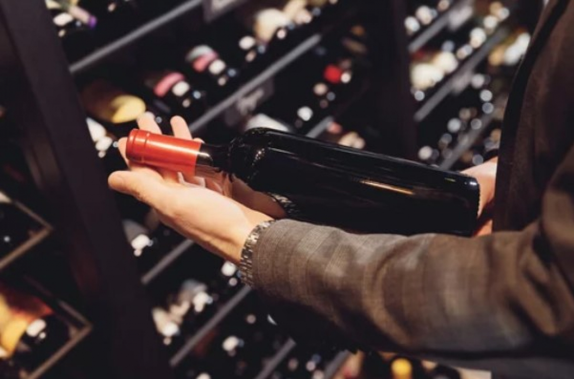 Ferme le vendite di vino italiano ad aprile