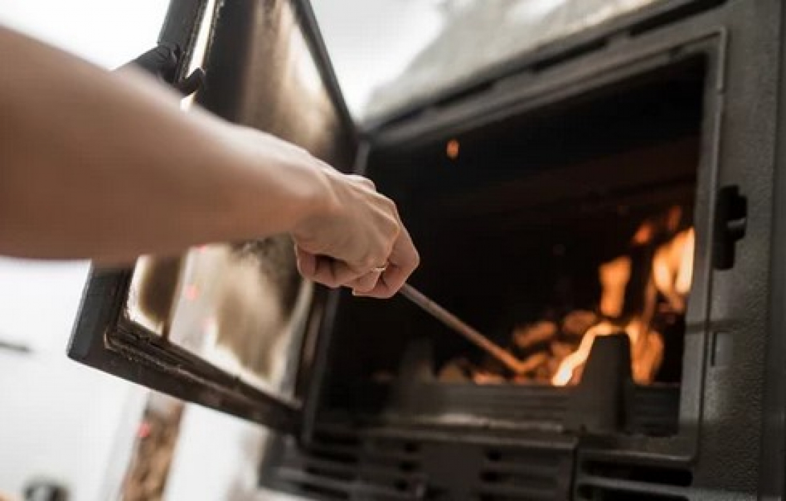 Le moderne stufe e caldaie a legna e pellet aiutano il clima