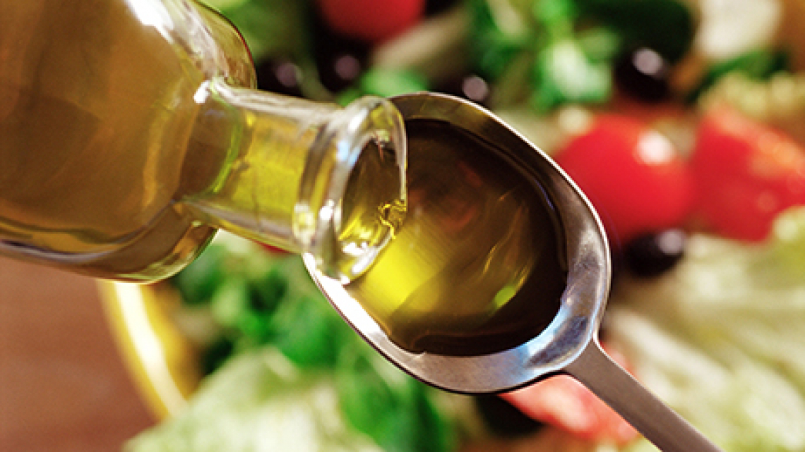 L’olio extra vergine di oliva è dietetico: diminuisce l’accumulo di grasso nel corpo