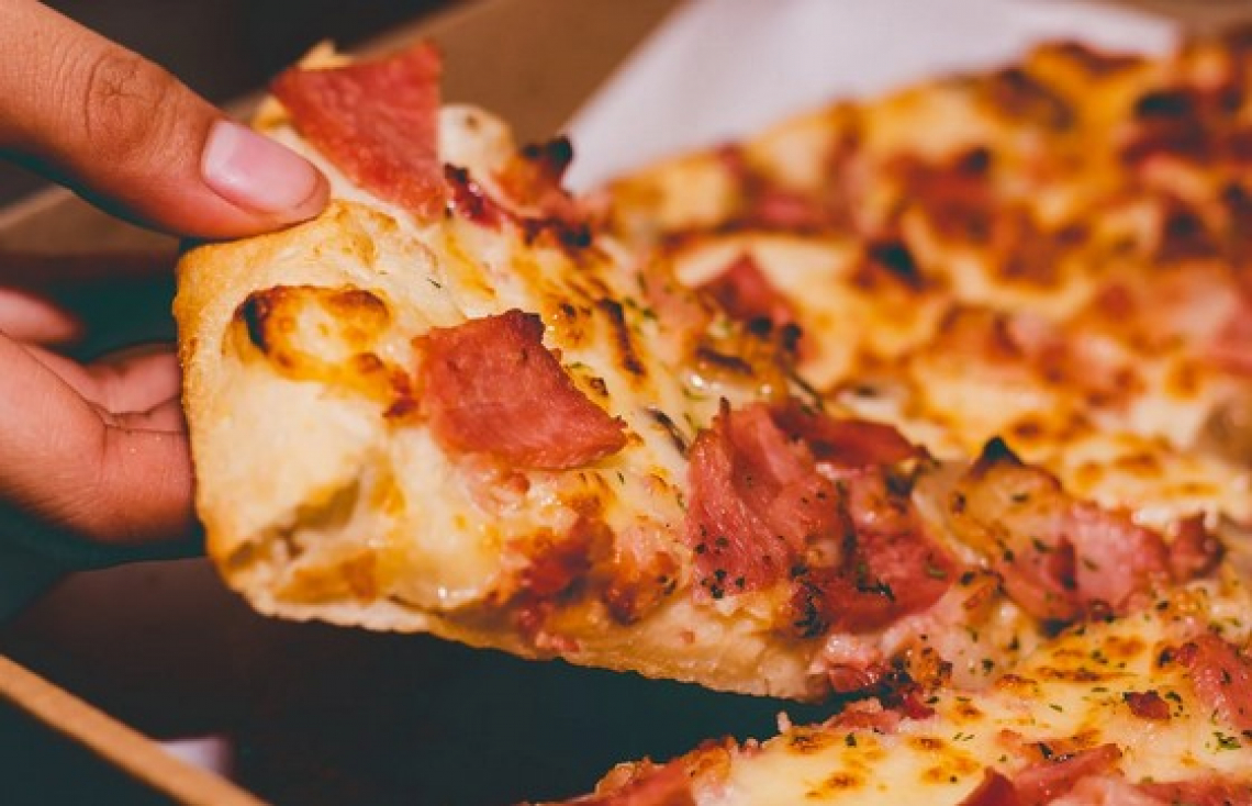 Riprende il campionato di calcio con l'accoppiata pizza e birra