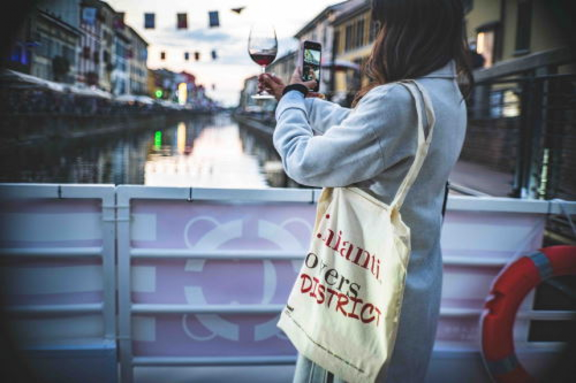 Alla Milano Wine Week torna il battello per degustare Chianti