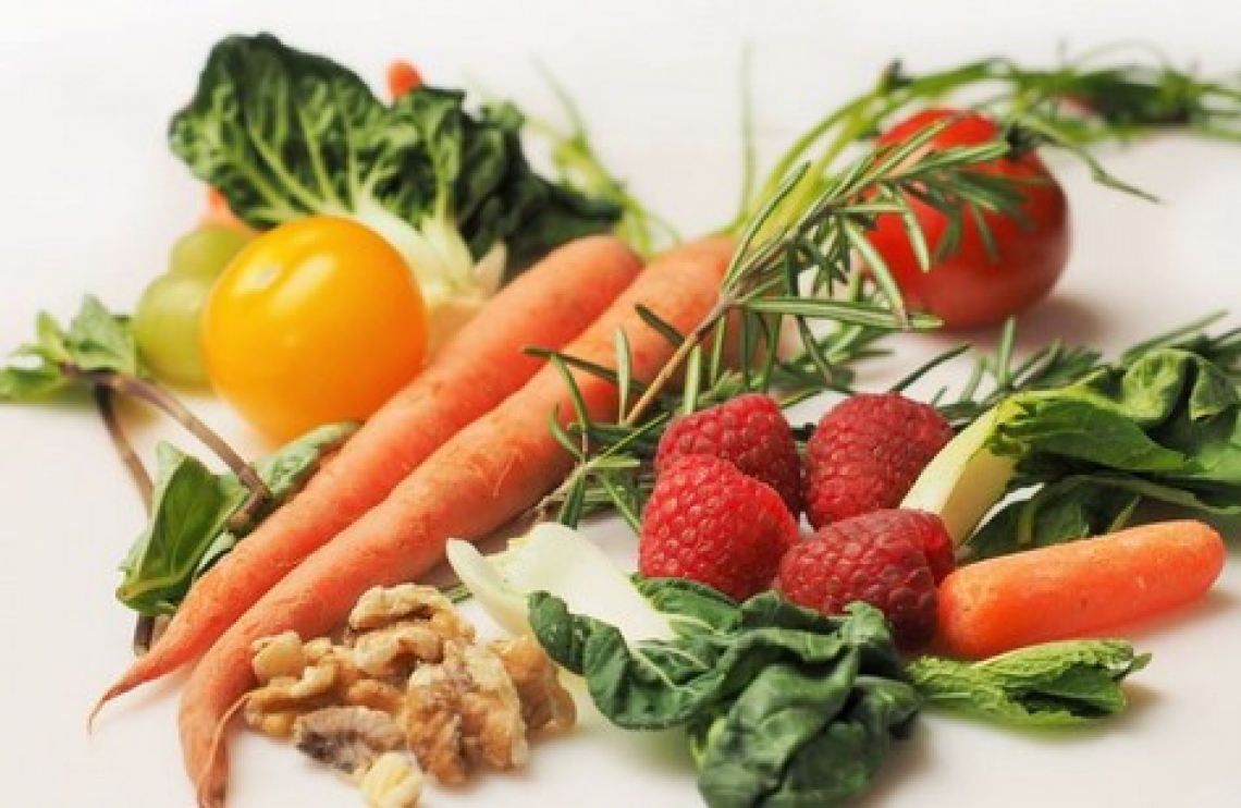 La dieta per la salute dei capelli in estate