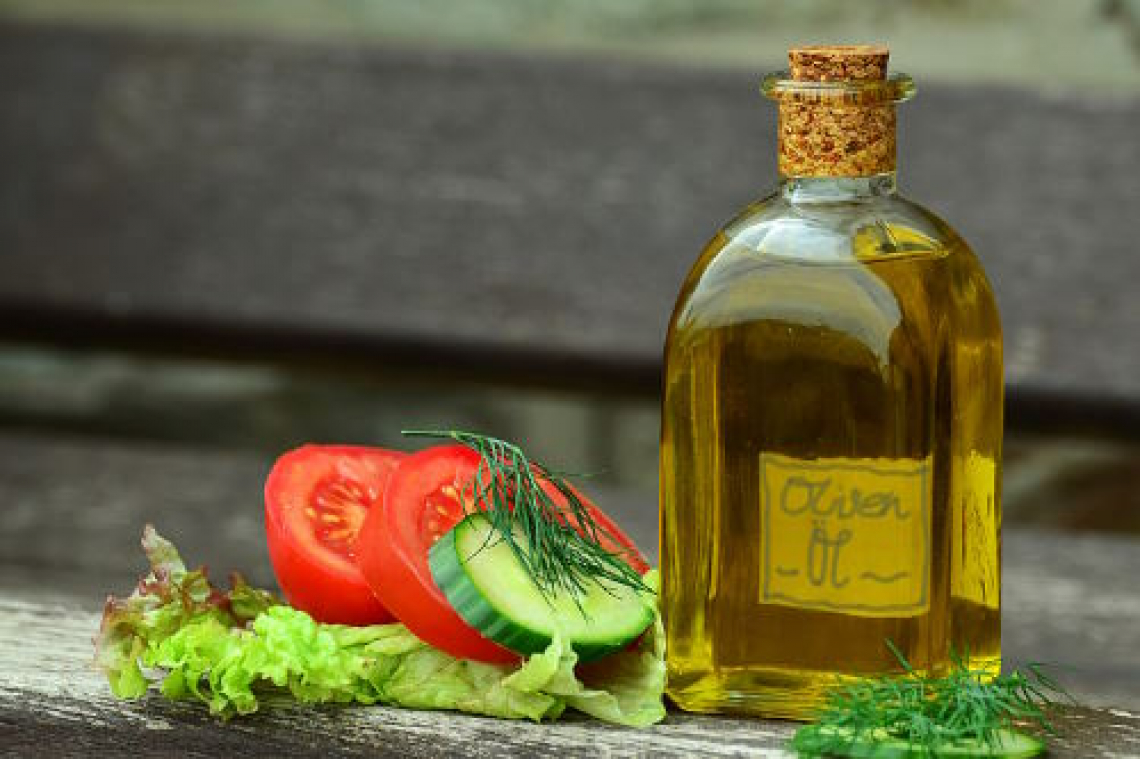 Olio di oliva e verdure contro artrite e dolori alle ossa
