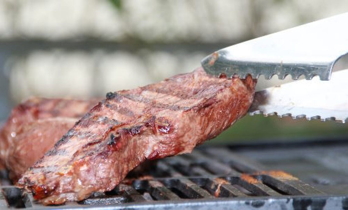 Basta demonizzare la carne rossa: fa bene alla salute