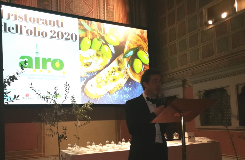 L'olio extra vergine di oliva può anche essere glamour